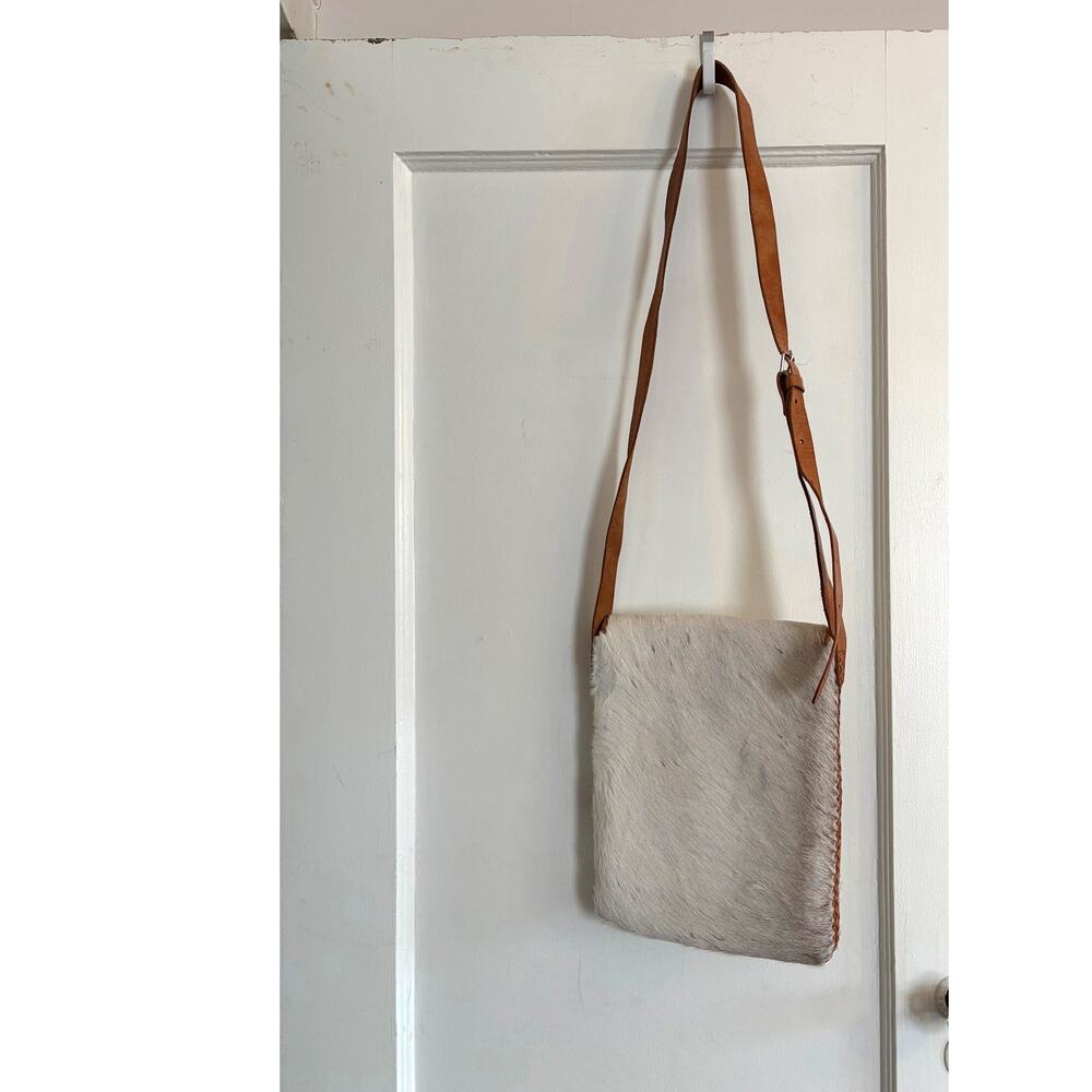 White Hair on Cowhide and Leather Crossbody Bag/Purse - Picture 3 of 14